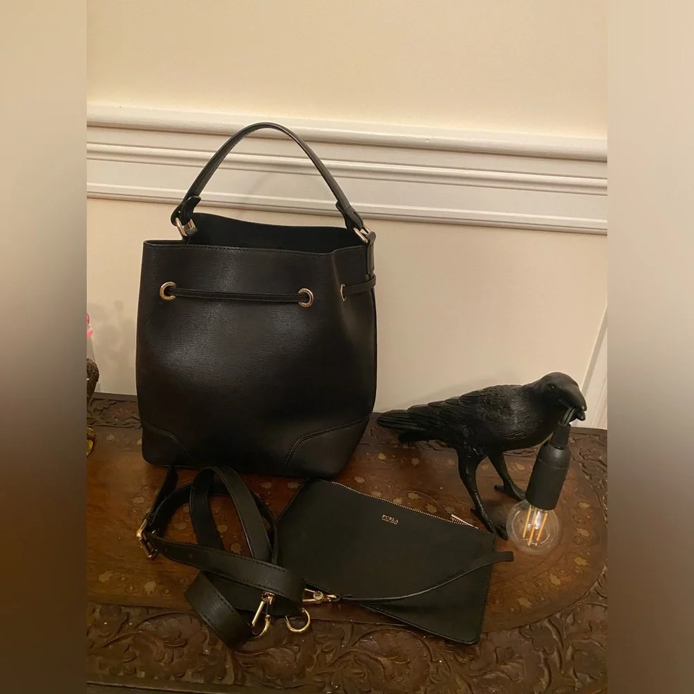 Furla bucket bag with pouch and CB strap